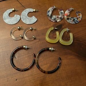 5 pairs of earrings